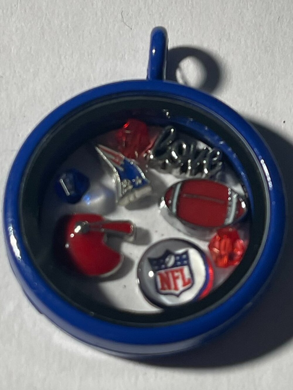 New England Patriots NFL Memory Charm Locket w/ 22 IN chain NEW